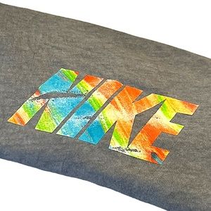 NIKE Men’s Gray Tank-top w/Multicolor Logo on front. Men’s US Size Large☀️🎽🕶️